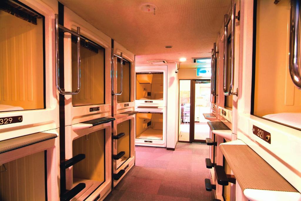 Capsule Hotel & Sauna Cosmo Plaza Akabane Tokyo Bilik gambar
